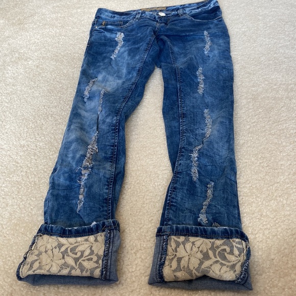Blue Distressed Jean Low Raise in Size 27 Fold up with Lace Design - Picture 3 of 5